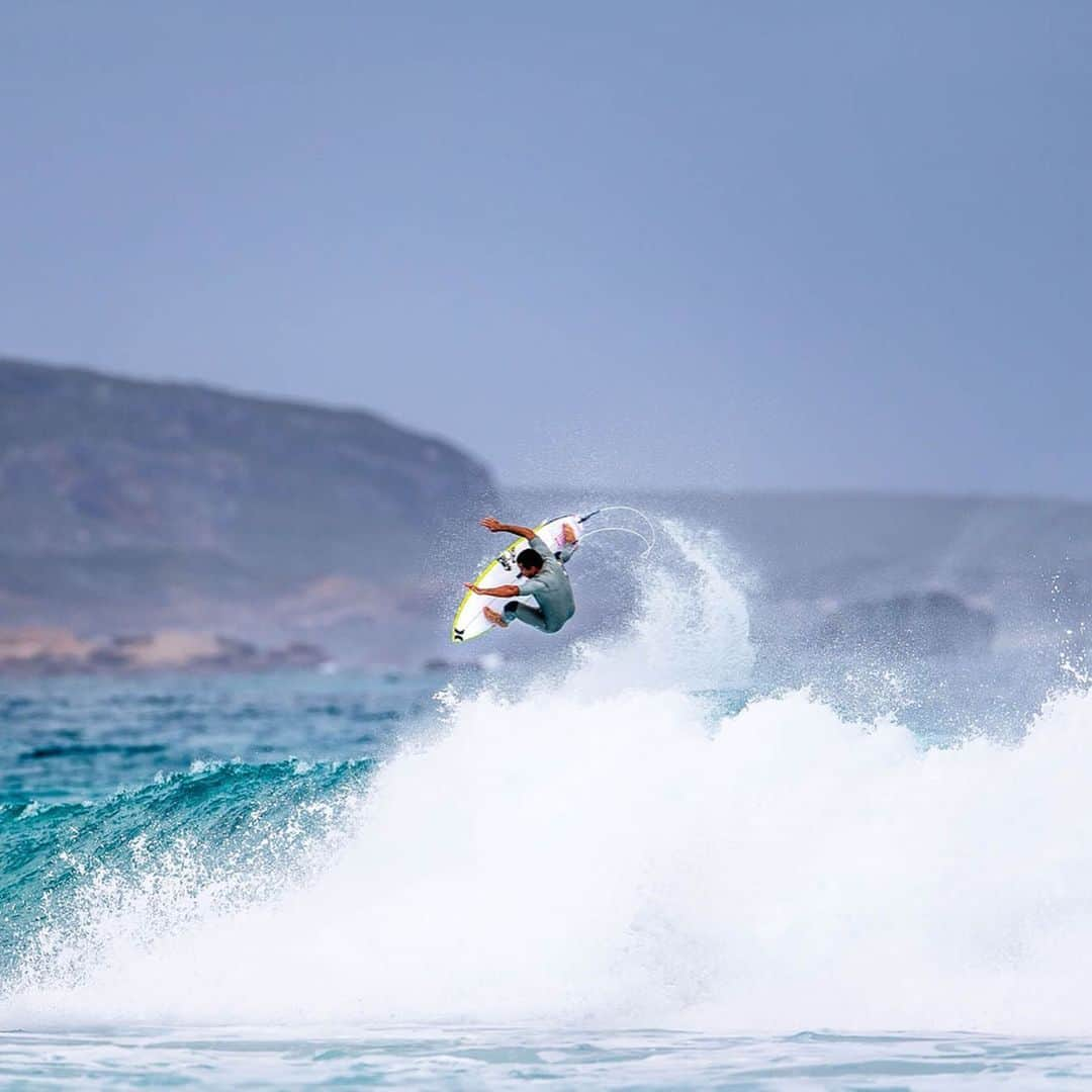 hurleyさんのインスタグラム写真 - (hurleyInstagram)「How to Celebrate #InternationalSurfingDay: ⠀⠀⠀ Find a wave.  Any wave. ⠀⠀⠀ Have fun. 🙂⚡️ – #ISD」6月16日 1時39分 - hurley