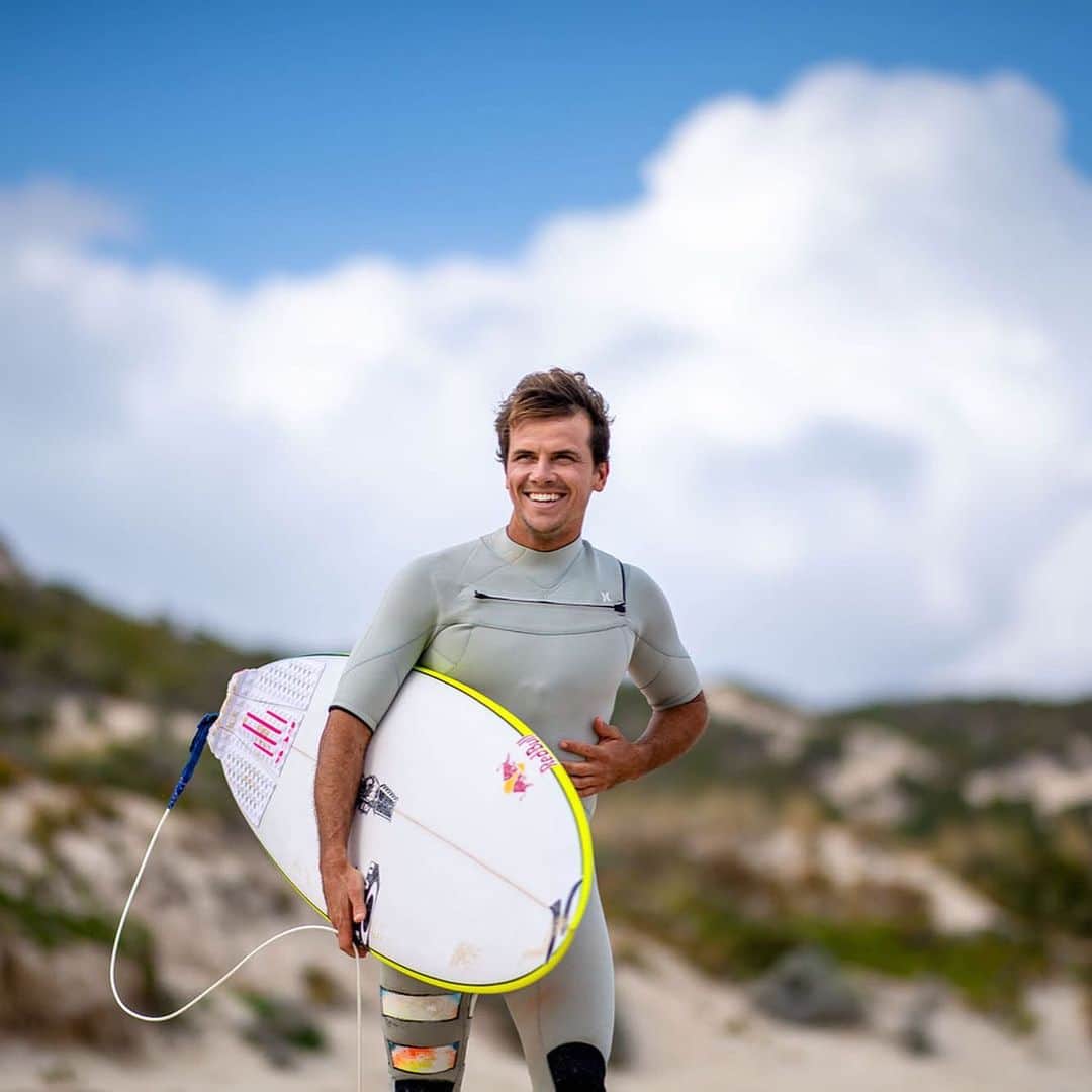 hurleyさんのインスタグラム写真 - (hurleyInstagram)「How to Celebrate #InternationalSurfingDay: ⠀⠀⠀ Find a wave.  Any wave. ⠀⠀⠀ Have fun. 🙂⚡️ – #ISD」6月16日 1時39分 - hurley