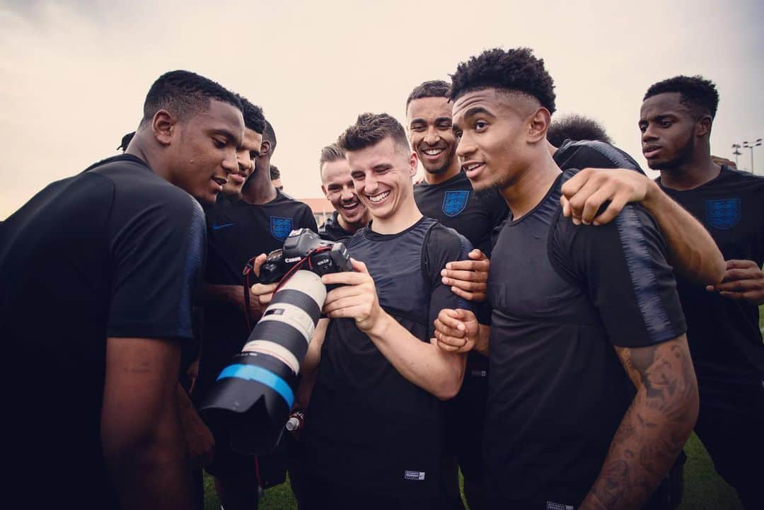 サッカー イングランド代表チームさんのインスタグラム写真 - (サッカー イングランド代表チームInstagram)「👉 for @masonmount10’s photography skills 📸」6月16日 1時45分 - england