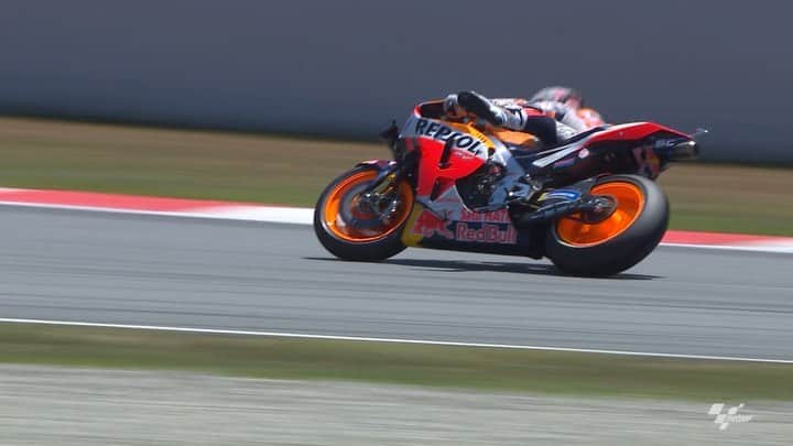 レプソル・ホンダのインスタグラム：「Big crowds, bigger saves and @MotoGP front rows. Just a standard #CatalanGP for @marcmarquez93」
