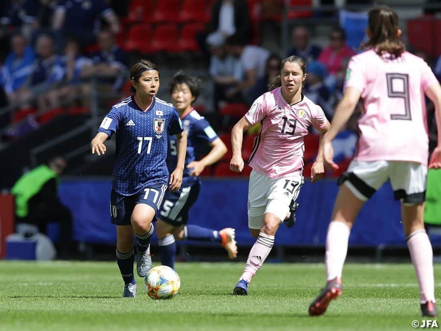 日本サッカー協会さんのインスタグラム写真 - (日本サッカー協会Instagram)「📸MATCH PHOTO ・ 6/14(金)、#なでしこジャパン はFIFA女子ワールドカップフランス2019グループステージ第二戦でスコットランドと対戦し、2-1で勝利しました！！ ・ FIFA女子ワールドカップフランス2019 📅6/14 日本時間22:00キックオフ 📍Roazhon Park #なでしこジャパン 🇯🇵 2-1 🏴󠁧󠁢󠁳󠁣󠁴󠁿スコットランド ⚽️23分 #岩渕真奈 ⚽️37分 #菅澤優衣香 ・ ✍️JFA.jpでは、活動レポートを掲載中！ ・ ＜FIFA女子ワールドカップフランス2019＞ なでしこジャパン🇯🇵試合日程  6/10 25:00｜0-0アルゼンチン🇦🇷 6/14 22:00｜2-1 スコットランド🏴󠁧󠁢󠁳󠁣󠁴󠁿 6/20 04:00｜vsイングランド🏴󠁧󠁢󠁥󠁮󠁧󠁿 📺フジテレビ系列、NHK BS、J SPORTSで生中継！ ・ #nadeshiko #世界のなでしこ #なでしこジャパン#FIFAWWC」6月16日 2時16分 - japanfootballassociation