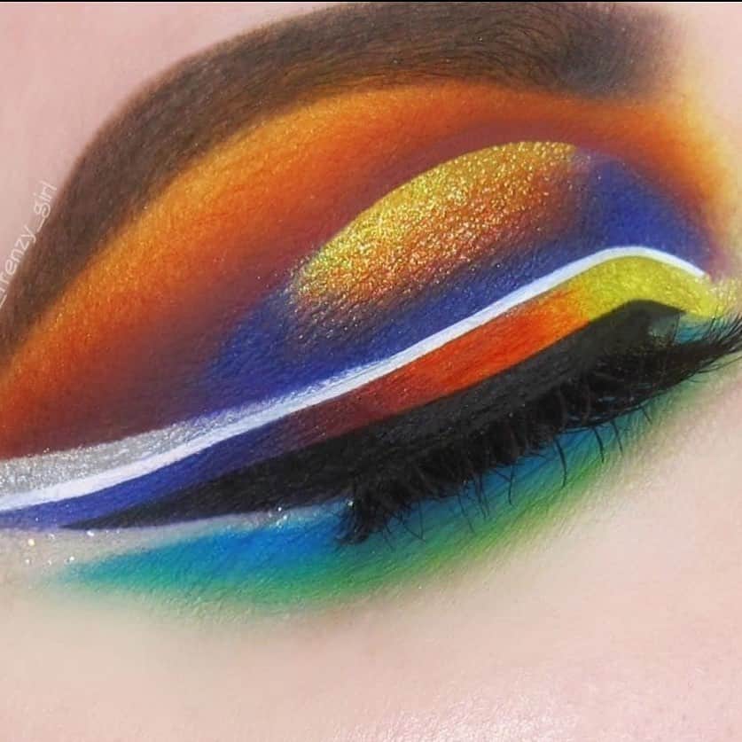 COVERGIRLさんのインスタグラム写真 - (COVERGIRLInstagram)「We're over the 🌈 rainbow 🌈 with this whole eye look. Products used by @makeup_frenzy_girl: #Exhibitionist mascara, Easy Breezy Brow Micro Fine+Define Brow Pencil in 'Rich Brown', Lid lock up eyeshadow primer and #Trunaked Eyeshadow palette in 'Dazed'. #COVERGIRLMADE #COVERGIRLCrueltyFree #CrueltyFree」6月16日 2時28分 - covergirl