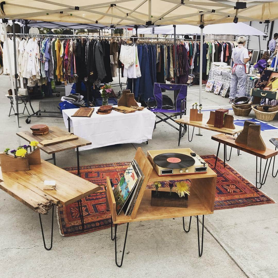 マイケル・グラント・テリーのインスタグラム：「Come on by @zebulon.bazaar today and check out some wood projects made by me!」