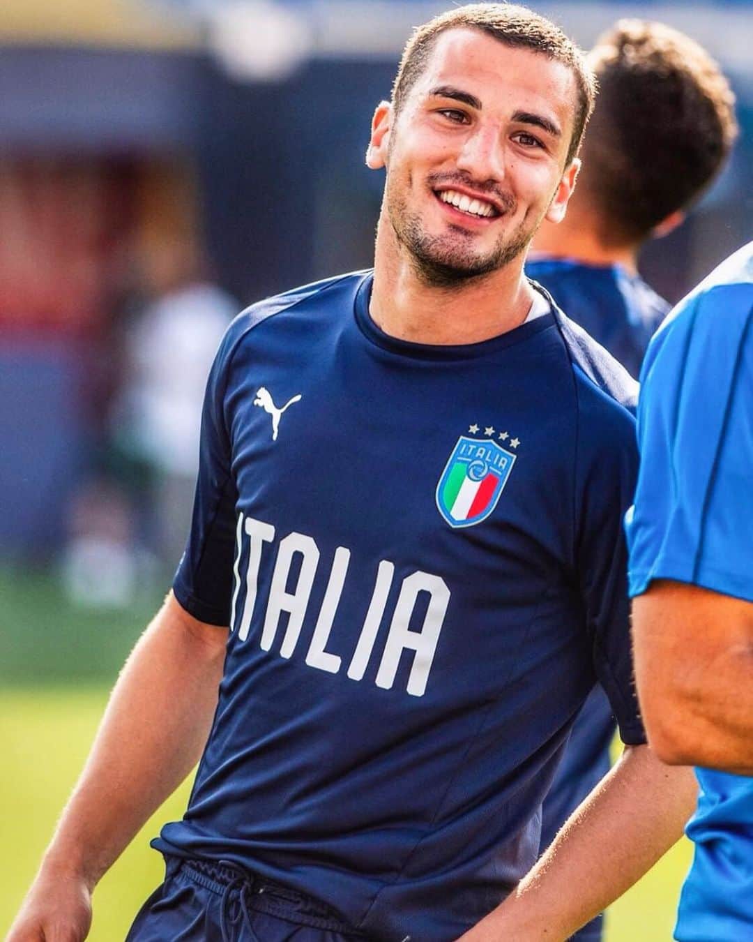 フェデリコ・ボナッツォーリのインスタグラム：「NOI CI SIAMO ! 🇮🇹 - 🇪🇸 #Euro19 #U21」