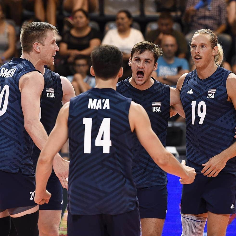 USA Volleyballさんのインスタグラム写真 - (USA VolleyballInstagram)「📣WOOHOO! The U.S. Men 🇺🇸 beat Germany 🇩🇪, 25-22, 21-25, 25-19, 25-20 on Saturday at #VNL to improve to 4-4.」6月16日 3時17分 - usavolleyball