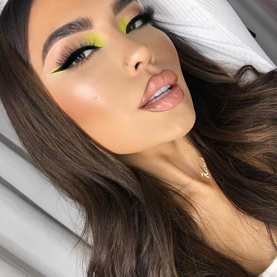 iluvsarahiiさんのインスタグラム写真 - (iluvsarahiiInstagram)「We shall call this look ________________! 💚 (FIll In the blank)  Ps. This Video is up on my channel! ____________________________________________ FACE: @makeupforeverus Matte Velvet Foundation in Y365 + Ultra HD self setting concealer in 22 CHEEKS : @fentybeauty Private Island !bronzer + @milanicosmetics Baked Blush In 05 HIGHLIGHT : @maybelline Molten Gold LIPS : @morphebrushes Bite Me Lip Pencil + @maccosmetics Cork Lip Pencil + @kkwbeauty Juicy  EYES : @hudabeauty Neon Palette + @fentybeauty Private island  BLACK LINER: @patmcgrathreal Perma Precision Liquid Eyeliner  NEON LINER : @fentybeauty LiquidLiner In Banana Blaze MASCARA : @toofaced Damn Girl Mascara  LASHES : @baddieblashes lashes in Baddie  BROWS : @kyliecosmetics Brow Pomade In Medium Darkp」6月16日 3時26分 - iluvsarahii