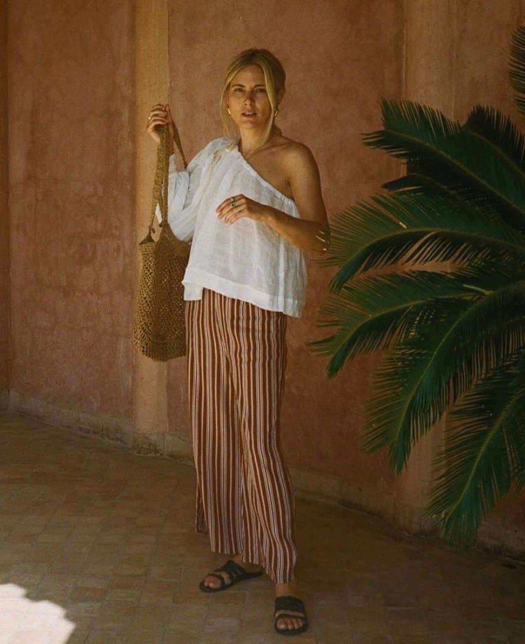 Anthropologieさんのインスタグラム写真 - (AnthropologieInstagram)「Congrats, Gabrielle Wide-Legs, you're our favorite travel companion 🌴 Photo via @lucywilliams02 (link in profile to shop)」6月16日 4時01分 - anthropologie