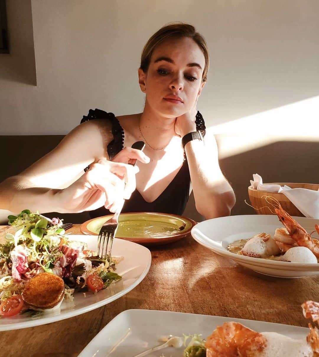 ダニエル・パナベイカーさんのインスタグラム写真 - (ダニエル・パナベイカーInstagram)「Danielle: 1. Dinner: 0. 🤤」6月16日 4時05分 - dpanabaker