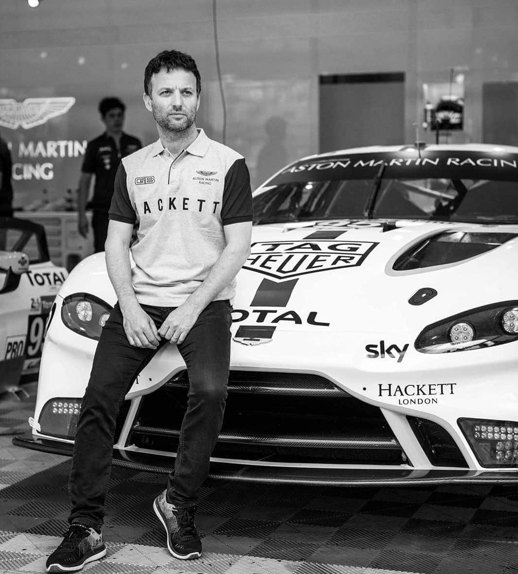 ハケットのインスタグラム：「The calm before the storm. A quiet moment with three times Le Mans winner @darrenturner007 ahead of the 24 Hours of Le Mans. #hackett #lemans24 📸 @samuelmchurchill」