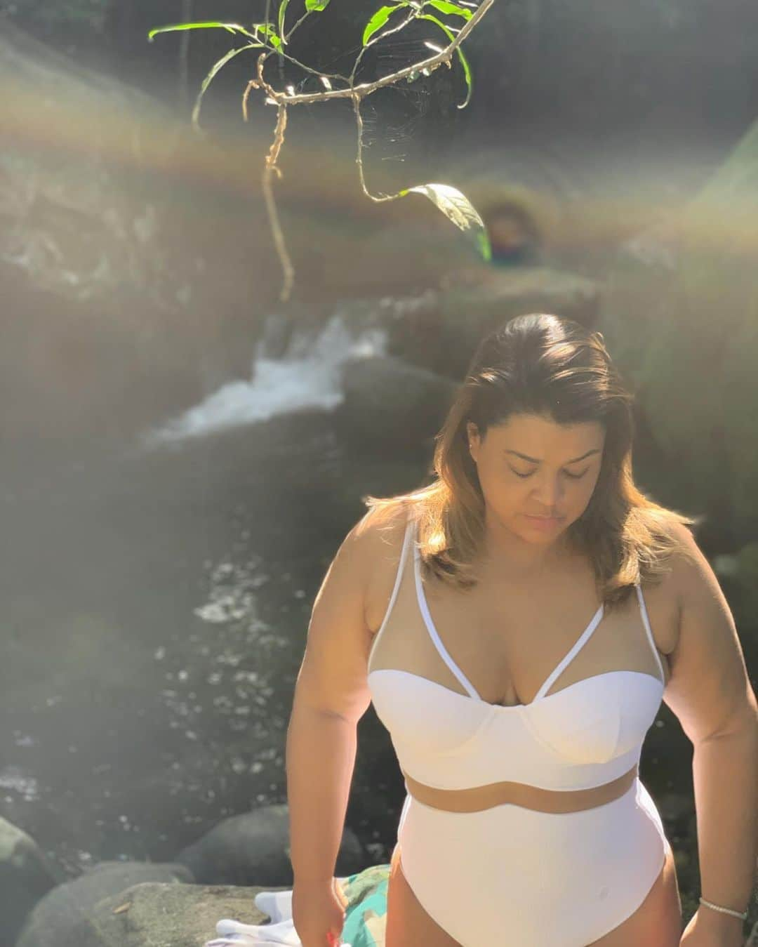 Preta Gilさんのインスタグラム写真 - (Preta GilInstagram)「Sábado de amor e paz 💛!!!! Foto feita ontem na minha despedida da Cachoeira em Angra no @fasano #fasanoangradosreis onde vivi momentos de conexão comigo mesma e com a natureza e foi incrível!!! Obrigada Pedro pela foto (não tenho seu insta)」6月16日 4時49分 - pretagil