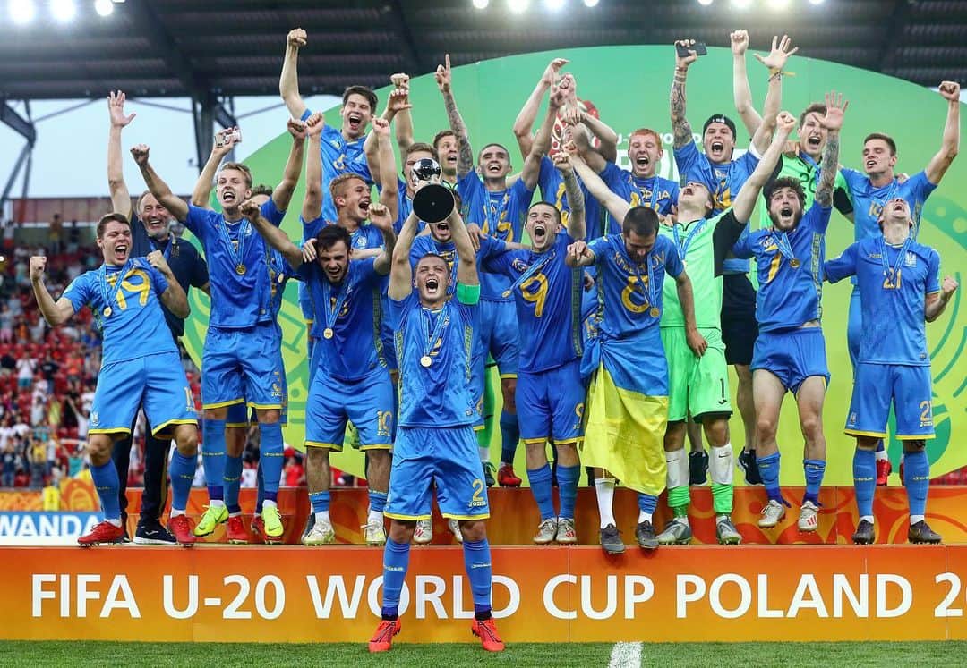 FIFAワールドカップさんのインスタグラム写真 - (FIFAワールドカップInstagram)「🇺🇦🏆 UKRAINE! 🇺🇦🏆 Your 2019 #U20WC champions! #WorldCup #WorldChampion #Ukraine #Korea #Lodz #Poland」6月16日 5時18分 - fifaworldcup