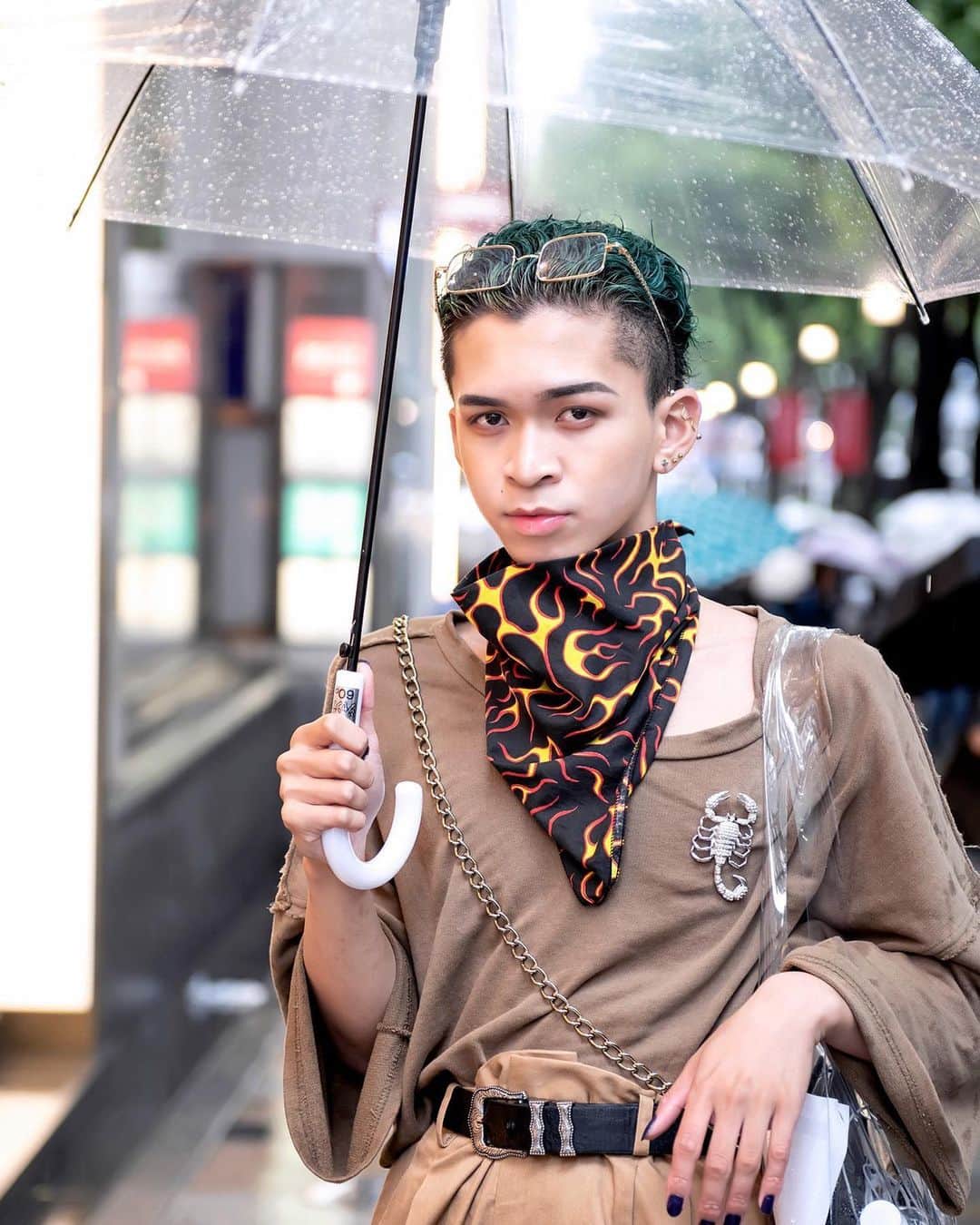 Harajuku Japanさんのインスタグラム写真 - (Harajuku JapanInstagram)「17-year-old Japanese high school student Eiji (@___osu12) on the street in Harajuku today in the rain wearing a Zara shirt with vintage high waist pants, a flame handkerchief, a jeweled scorpion brooch, clear tote bag, Spinns items, and white Demonia platforms.」6月16日 5時24分 - tokyofashion