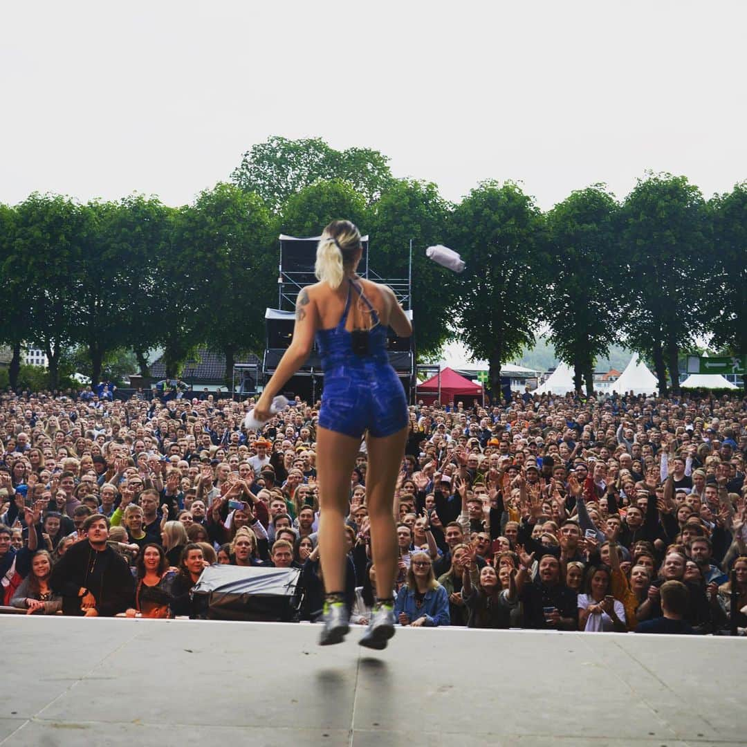 トーヴ・ローさんのインスタグラム写真 - (トーヴ・ローInstagram)「@bergenfest 🇳🇴❤️」6月16日 5時40分 - tovelo