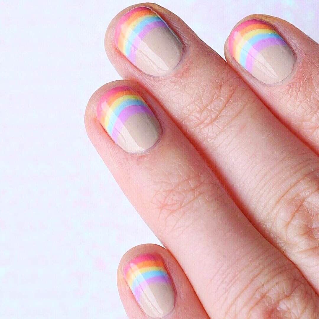 WHO WHAT WEARさんのインスタグラム写真 - (WHO WHAT WEARInstagram)「Get your 🌈 on. Tap our link for 20 rainbow pride-inspired manicures you should try this #pride month. photo: @karanailedit via @oliveandjune」6月16日 5時44分 - whowhatwear