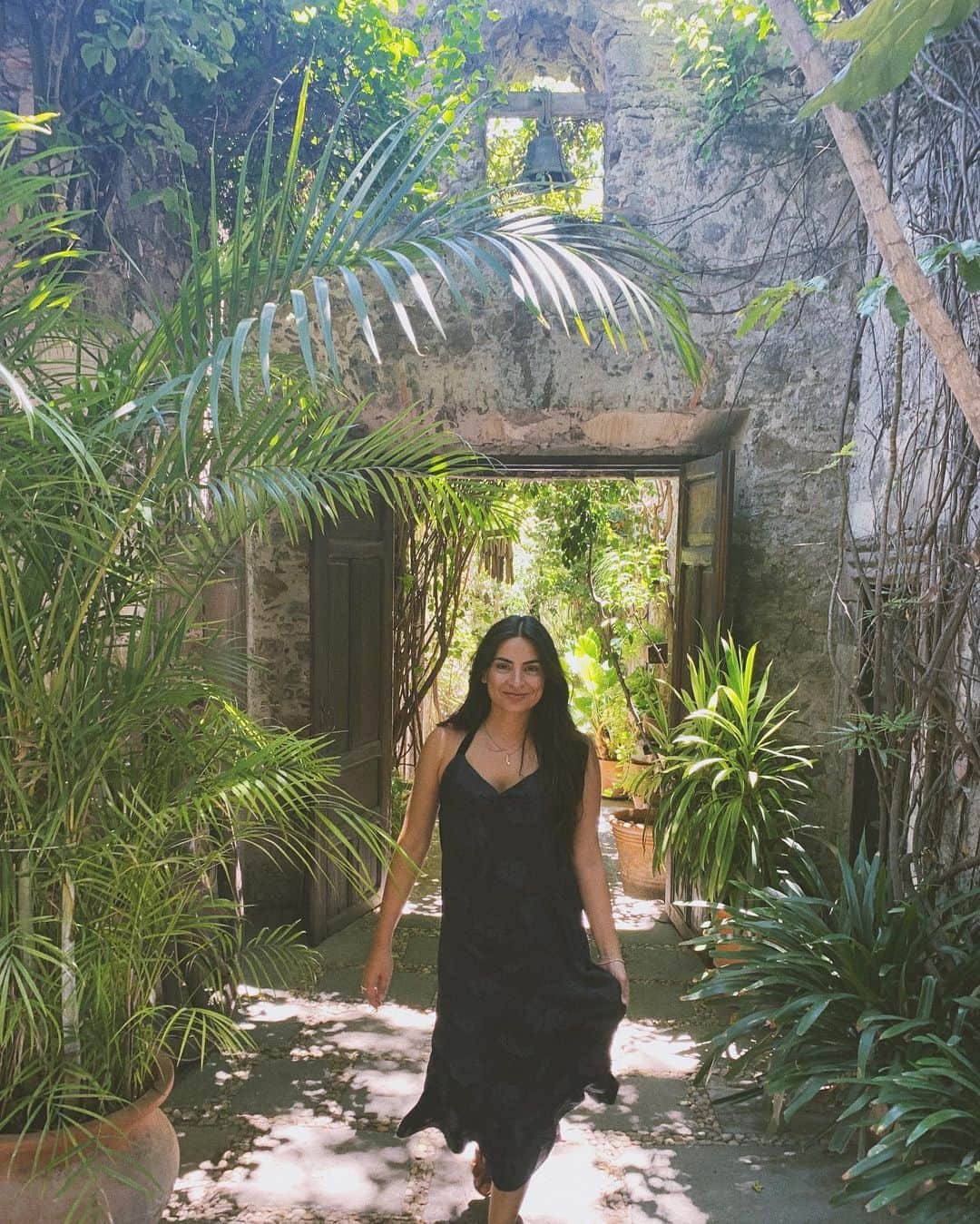 Ana Brenda Contrerasのインスタグラム：「Mi ciudad favorita, mi tequila favorito @casadragones 🐉 🇲🇽」