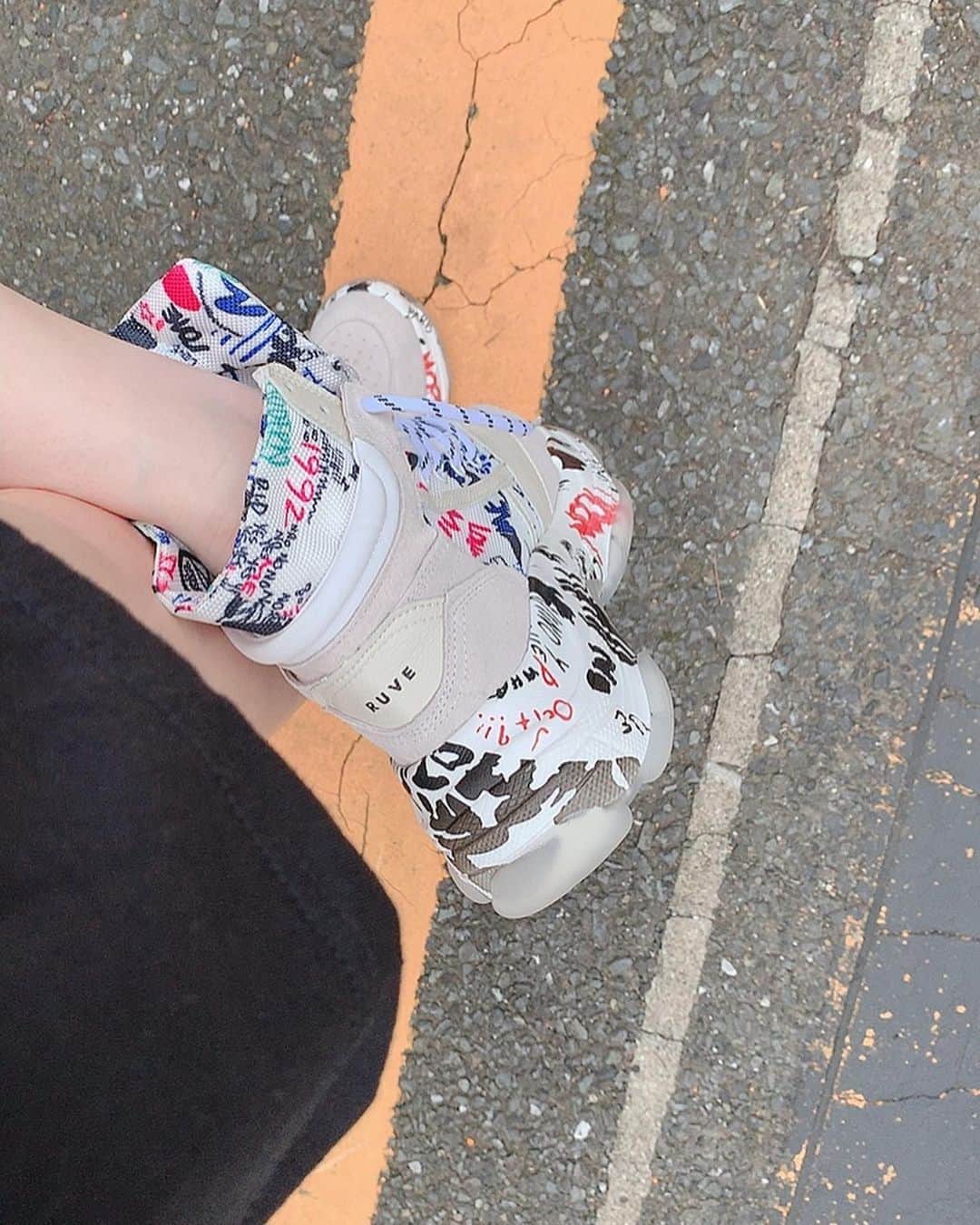 森藤恵美さんのインスタグラム写真 - (森藤恵美Instagram)「梅雨明けたらたくさん履けるかな😊 #sneakers」6月16日 6時00分 - emi_morifuji