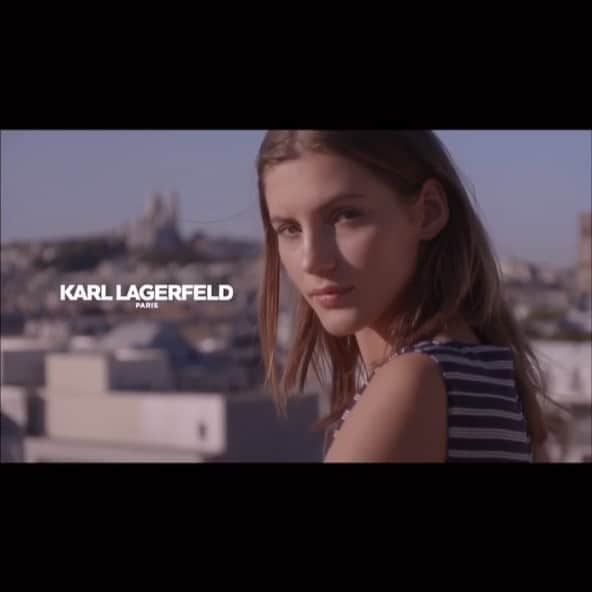 ヴァレリー・カウフマンのインスタグラム：「@karllagerfeld adv✨💫 Photography by @wardivanrafik  Styling @celiaazoulay  Hair @chiwonghair  Make up @marieduhart」