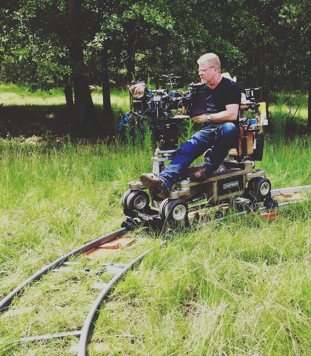 マイケル・カドリッツさんのインスタグラム写真 - (マイケル・カドリッツInstagram)「Throw back to that time I filmed something in a way that a few folks doubted ...... until it was #fuckingawesome !! Trust your gut and your team. #TWD @duane_charles_manwiller 👊👊👊..... and trust me. Im still new to this and I learn something new every single day ...... but this was the moment I learned that I’m not crazy. 😉 (well, not too crazy).」6月16日 6時19分 - cudlitz