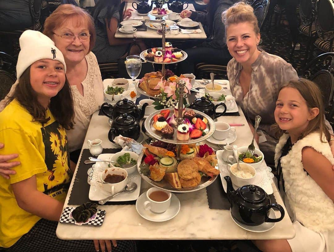 ジョディ・スウィーティンさんのインスタグラム写真 - (ジョディ・スウィーティンInstagram)「Finally got to celebrate a late Mother’s Day with my mom and girls! I was out of town working in May, so we did ours a little later, but it was worth the wait! We went to @parisinacup and had a delightful tea party with scones, cream, tea sandwiches and SO many sweets. What a blessing to get to have three generations of ladies out to celebrate! #mothersdayinjune #somanysweets #teatime #momlife」6月16日 6時29分 - jodiesweetin