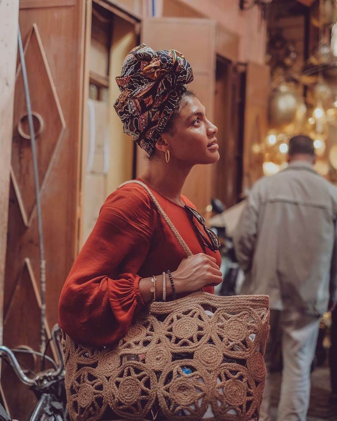 Nextさんのインスタグラム写真 - (NextInstagram)「SPOTTED: our jute shopper bag on the stunning streets of Marrakech! ✨ Take EVERY outfit up a gear like @samiorenelda, shop by tapping the image. 🔍 313671. #bag #accessories #fashion #style #blogger #fblogger #holiday #nextgetaway #summer #summervibes #trend #womensfashion #womenstyle #nextfashion #nextwomen」6月16日 6時52分 - nextofficial