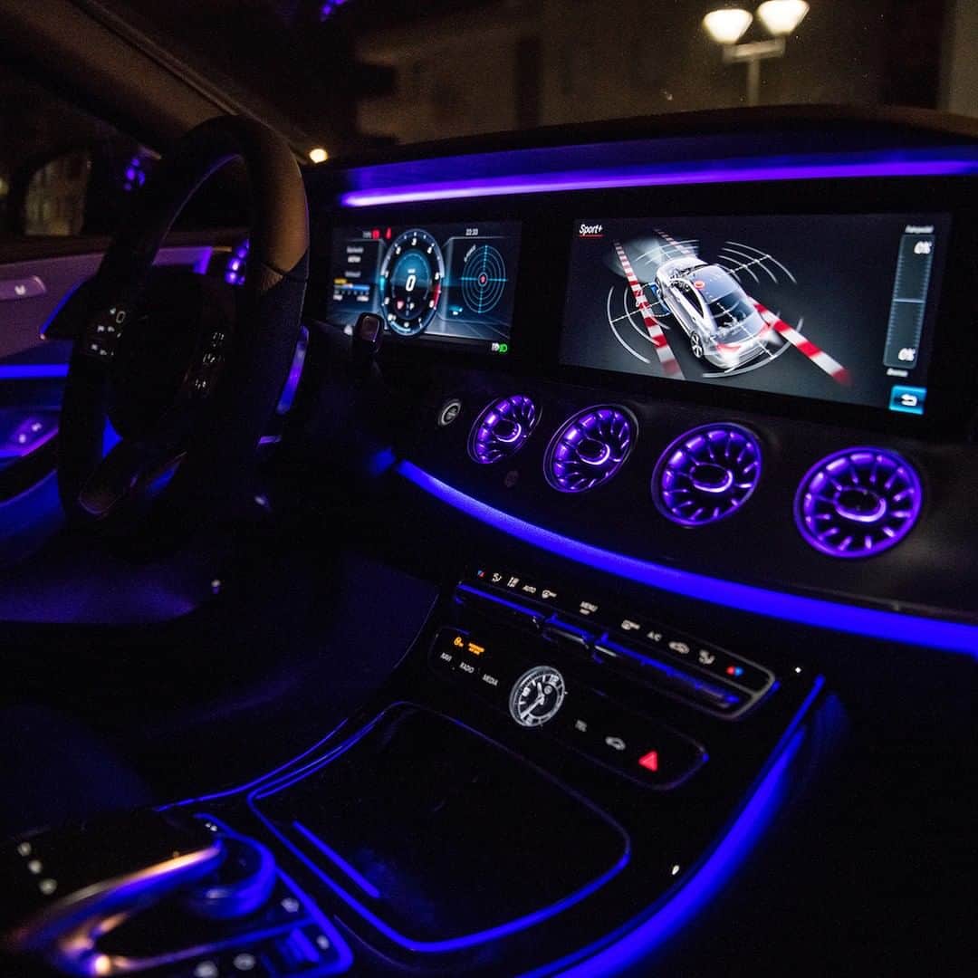 メルセデス・ベンツさんのインスタグラム写真 - (メルセデス・ベンツInstagram)「Interior-luxury, spectacularly staged. 💡 📸: @rauhutphotography for #MBsocialcar . #Mercedes #MBCar #MercedesBenz #interior #CLS #carsofinstagram #InstaCars #lights」6月16日 6時55分 - mercedesbenz