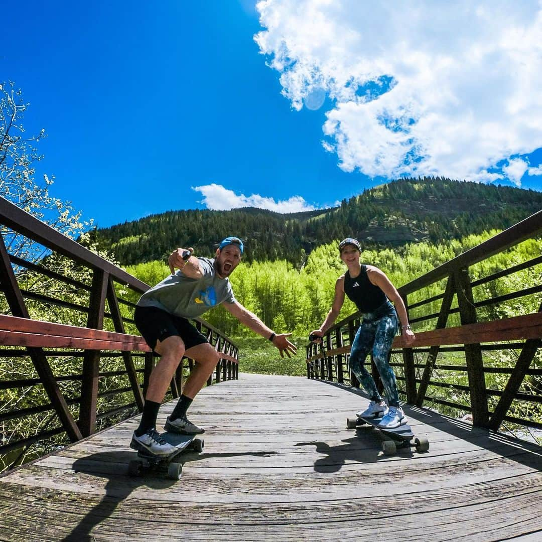 サッシャ・ディギーリアンさんのインスタグラム写真 - (サッシャ・ディギーリアンInstagram)「Cruisin with @brookslaich 🤙🏼 Have a great weekend!!! #gopro 📸」6月16日 7時07分 - sashadigiulian