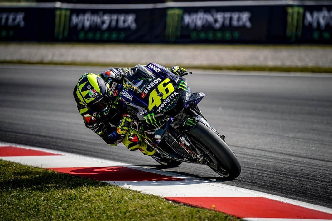 バレンティーノ・ロッシさんのインスタグラム写真 - (バレンティーノ・ロッシInstagram)「Montmeló Circuit,Barcellona Saturday,official practice 📸 @jesusrobledo Tino Martino @gigisoldano @falex79」6月16日 7時23分 - valeyellow46