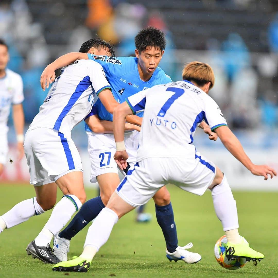 横浜FCさんのインスタグラム写真 - (横浜FCInstagram)「- 〜MATCH PHOTO〜 6/15 vs TOKUSHIMA VORTIS #内田智也 - #南雄太 #中山克広 @kitkattsun  #北爪健吾 @kengokitazume  #草野侑己 @yuki_kusano  #LEANDRODOMINGUES #レアンドロドミンゲス」6月16日 17時21分 - yokohamafc_official