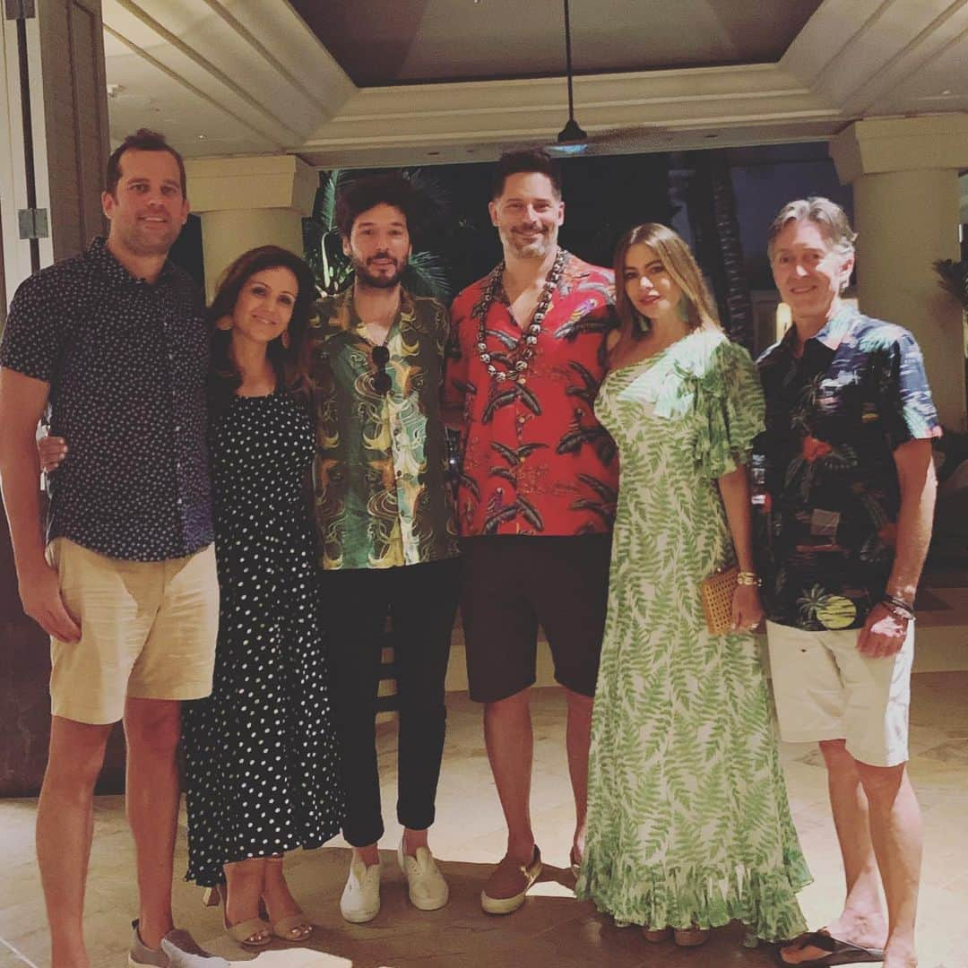 ソフィア・ベルガラさんのインスタグラム写真 - (ソフィア・ベルガラInstagram)「Saying goodbye to the @mauifilmfest 🐳🐬 #bottomofthe9thmovie⚾️⚾️」6月16日 17時32分 - sofiavergara