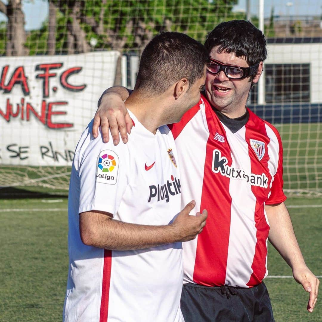 LFPさんのインスタグラム写真 - (LFPInstagram)「Pure #LaLigaGenuineSantander! Follow @laligagenuine to enjoy more content! 😍💯 • #LaLiga #Sevilla #Athletic #respect」6月16日 17時33分 - laliga