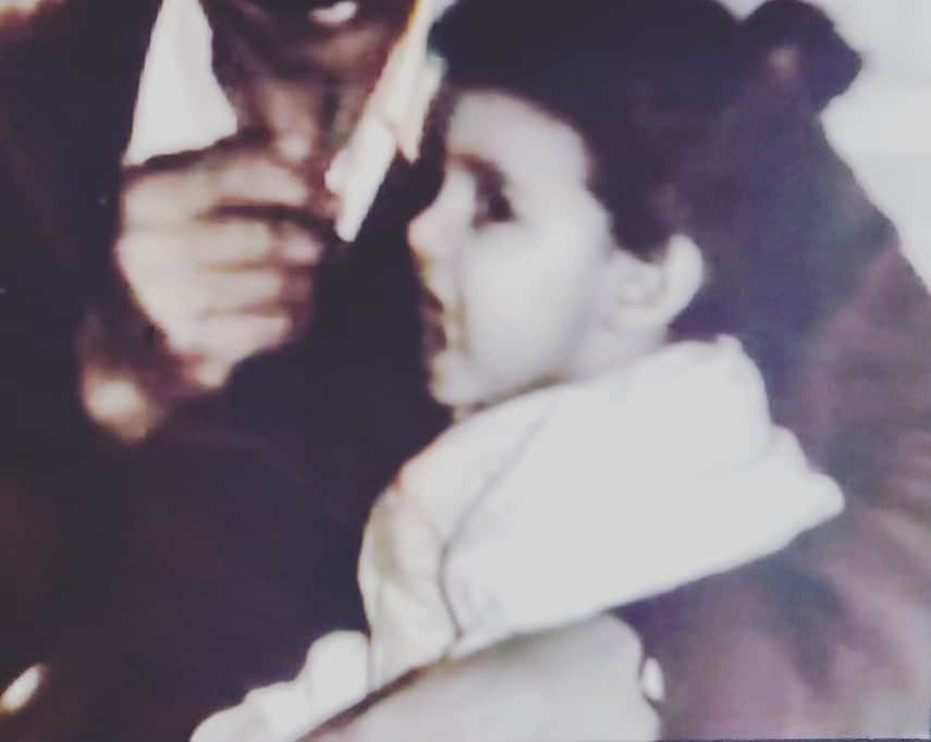 sananasのインスタグラム：「Wherever you are ☁️💞Bonne fête mon papa. #LoveYouToTheMoonAndBack #Always」