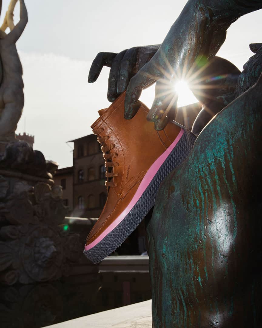 サルヴァトーレ・フェラガモさんのインスタグラム写真 - (サルヴァトーレ・フェラガモInstagram)「The classic tramezza gets a modern update this #FerragamoSS20 with a traditional shoe upper combined with the soles of a contemporary sneaker」6月16日 18時01分 - ferragamo
