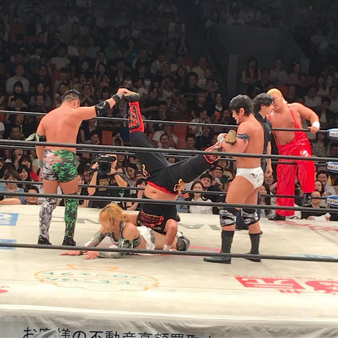 宮戸洋行さんのインスタグラム写真 - (宮戸洋行Instagram)「先日#DRAGONGATE 後楽園大会へ行ってきました！今回は女優の山脇さんと高田さんと！レスラーのキャラや軍団抗争をお笑いに例えると理解してくれるお二人でしたが初めてのドラゲー楽しんでもらえたみたいで関係者でもなんでもない僕も嬉しかったです！ プロレスにハマるきっかけになったウルティモドラゴンを生で見れる日が来るなんて…感動しました…」6月16日 17時58分 - hiroyuki_gag