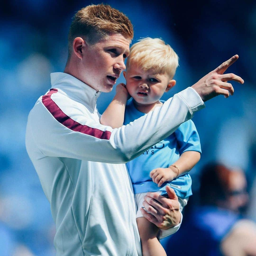 マンチェスター・シティFCさんのインスタグラム写真 - (マンチェスター・シティFCInstagram)「Happy Father’s Day, Blues 💙 #mancity」6月16日 17時59分 - mancity