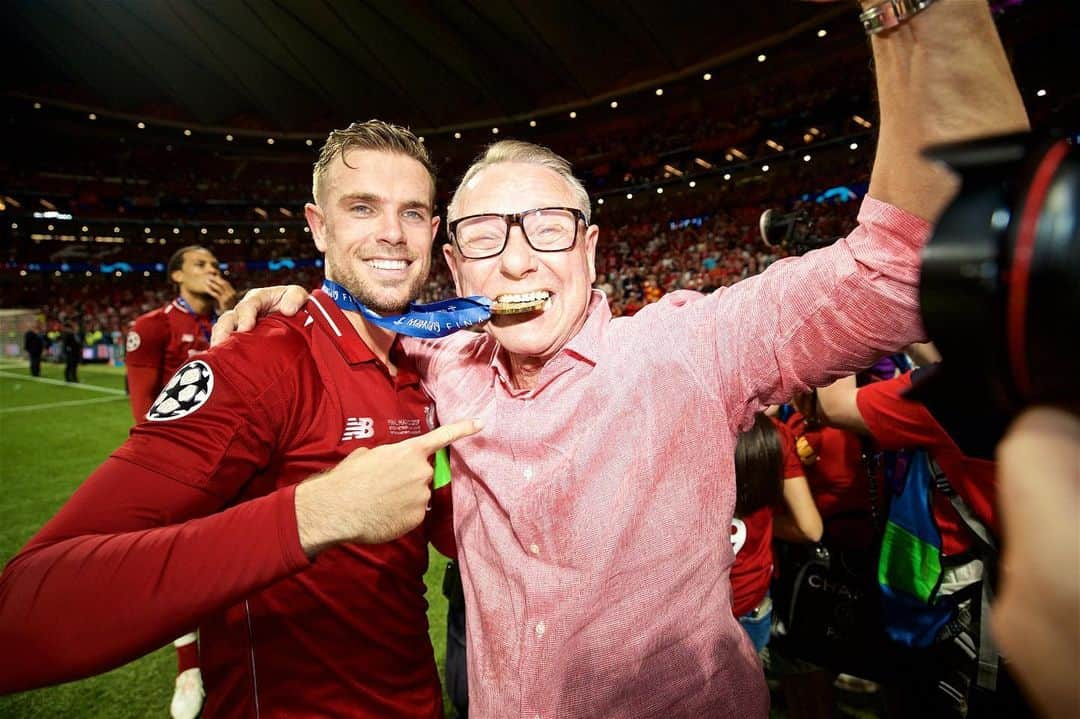 ジョーダン・ヘンダーソンさんのインスタグラム写真 - (ジョーダン・ヘンダーソンInstagram)「Happy Father’s Day ❤️ 🥇」6月16日 18時08分 - jhenderson