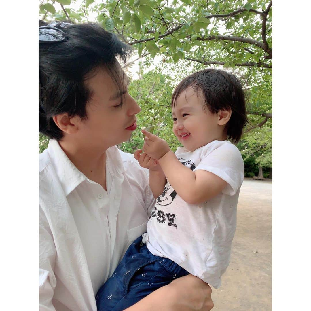 川崎希さんのインスタグラム写真 - (川崎希Instagram)「父の日🤵🏻💓💓💓 @alexanderfriends  いつもありがとう〜🌟🌟🌟 #父の日 #fathersday  #おちびーぬから工作のプレゼント」6月16日 9時17分 - kawasakinozomi