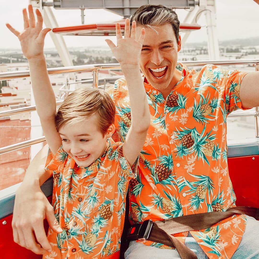 Old Navyさんのインスタグラム写真 - (Old NavyInstagram)「#happyfathersday to all the... 💋 kissable 👯 matchable 🤗 squeezable 🐘 leadable ⛰️ climbable 🍉 loveable 🙌 excitable ...dads out there! . #oldnavystyle」6月16日 9時10分 - oldnavy