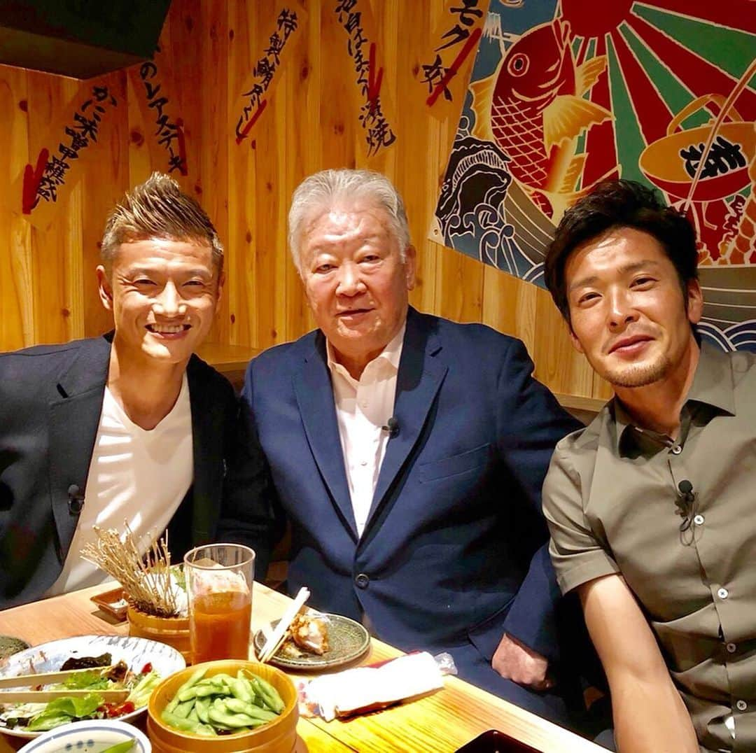 播戸竜二さんのインスタグラム写真 - (播戸竜二Instagram)「『播さん会』 ・ スカパーの番組！播さん会です！ ・ 第1回のゲスト岩政大樹に続き、第2回のゲストは、セルジオ越後さんでした！ ・ 次のゲストの打ち合わせをしている時に、名前の出たセルジオさん。 ・ スタッフも俺も、ちょっと難しいと感じていた中でのオファー⚽️ ・ 軽く最初にbanPhoneをしたら、まさかの快諾！ ・ 喋りっぱなしの90分間で、大満足のセルジオさんでした！多分。（笑） ・ 地上波だったらピーだらけだよ！とセルジオさんが言うくらいの話の内容 なので、楽しみにしてください！ ・ 久保くんのこともたくさん話しています！ ・ 6/17に配信予定です！ ・ スカパーの番組でも、YouTubeでも見れます！ ・ お楽しみに！📺⚽️ ・ ・ #スカパー #スカサカ #播さん会 #セルジオ越後 #加地亮 #播戸竜二 #面白い事間違い無し #辛口」6月16日 9時11分 - ryuji_bando