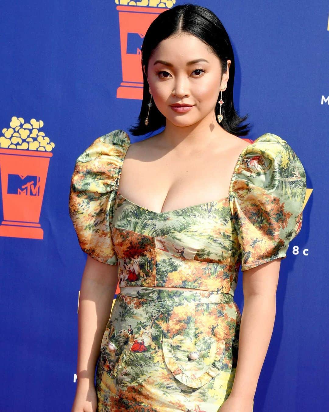 E! Onlineさんのインスタグラム写真 - (E! OnlineInstagram)「The l̶e̶t̶t̶e̶r̶s̶ #TATBILB cast has arrived at the #MTVAwards. Link in bio to see every red carpet look! 💌 (📷: Getty Images)」6月16日 9時18分 - enews