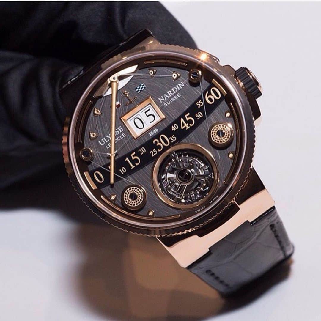 Daily Watchさんのインスタグラム写真 - (Daily WatchInstagram)「One of my favorite timepieces from @ulyssenardinofficial. The Marine Grand Deck Tourbillon in Rose Gold 👏🏼 #DailyWatch」6月16日 9時29分 - dailywatch