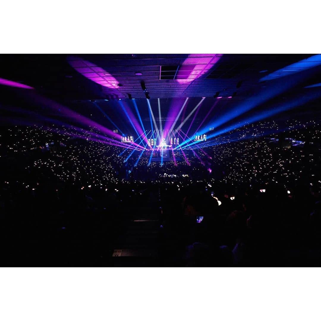 BLACKPINKさんのインスタグラム写真 - (BLACKPINKInstagram)「Our Australia tour has come to an end, and we’re SO thankful for each and every one of you❣️ You guys made us feel so welcome, and we’ll cherish these beautiful memories forever 🖤 We love you BLINKs, and we hope to be back real soon! 💕 ⠀⠀⠀ #BLACKPINK #블랙핑크 #BLACKPINK2019WORLDTOURwithKIA #INYOURAREA #MELBOURNE #SYDNEY #YG」6月16日 9時31分 - blackpinkofficial