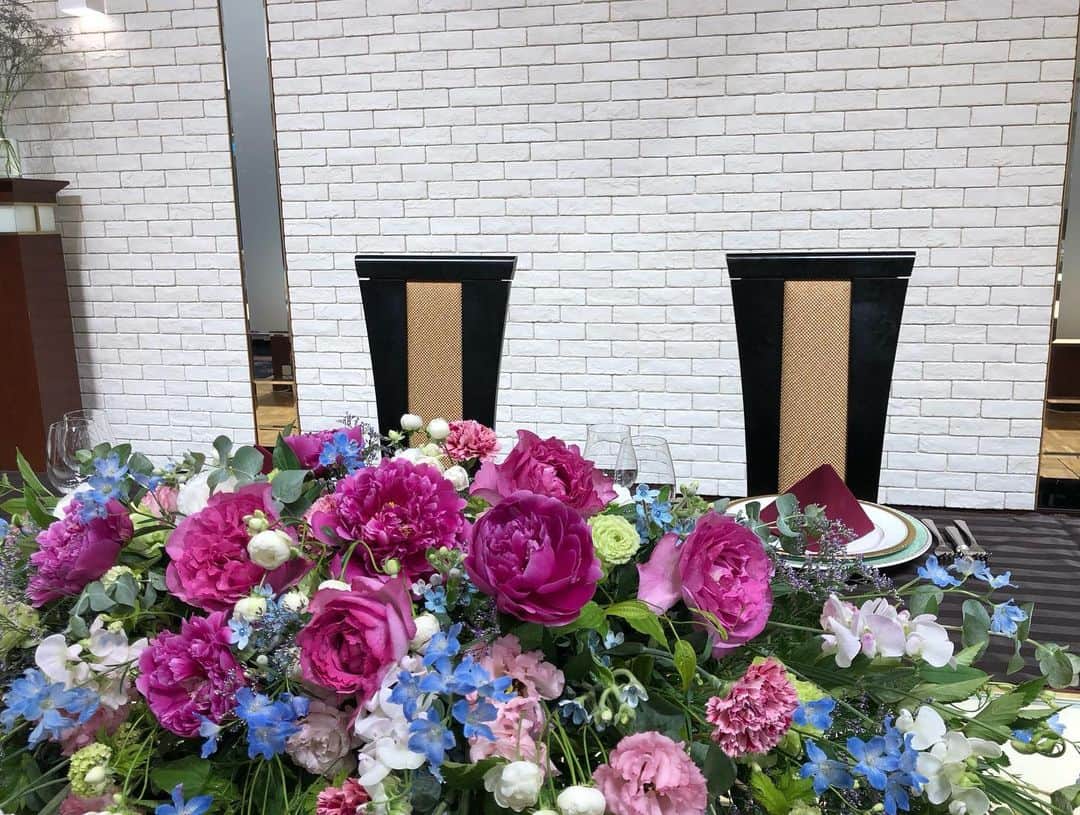 新潟グランドホテル Niigata Grand Hotelさんのインスタグラム写真 - (新潟グランドホテル Niigata Grand HotelInstagram)「. . 6月16日まもなく ブライダル試食会開催致します！ . 皆様お気をつけて、 お越しくださいませ！ スタッフ一同お待ち申し上げております💗 .  #新潟グランドホテル#ブライダル#試食会#6月」6月16日 9時43分 - niigatagrandhotel_wedding