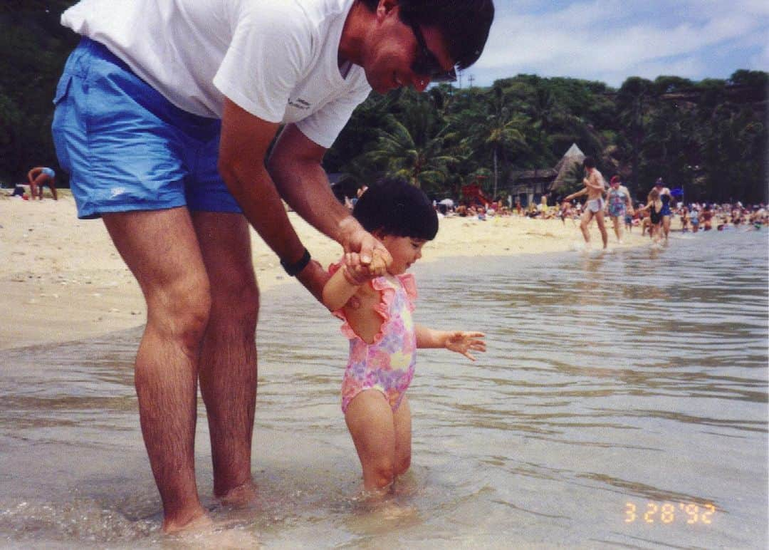 サマンサ麻里子さんのインスタグラム写真 - (サマンサ麻里子Instagram)「This is one of my favorite photos of me with my dad. I won’t even try to describe in words how much I miss you because it’ll never be enough. Happy Father’s Day 🌺 #fathersday」6月16日 9時44分 - samanthamariko