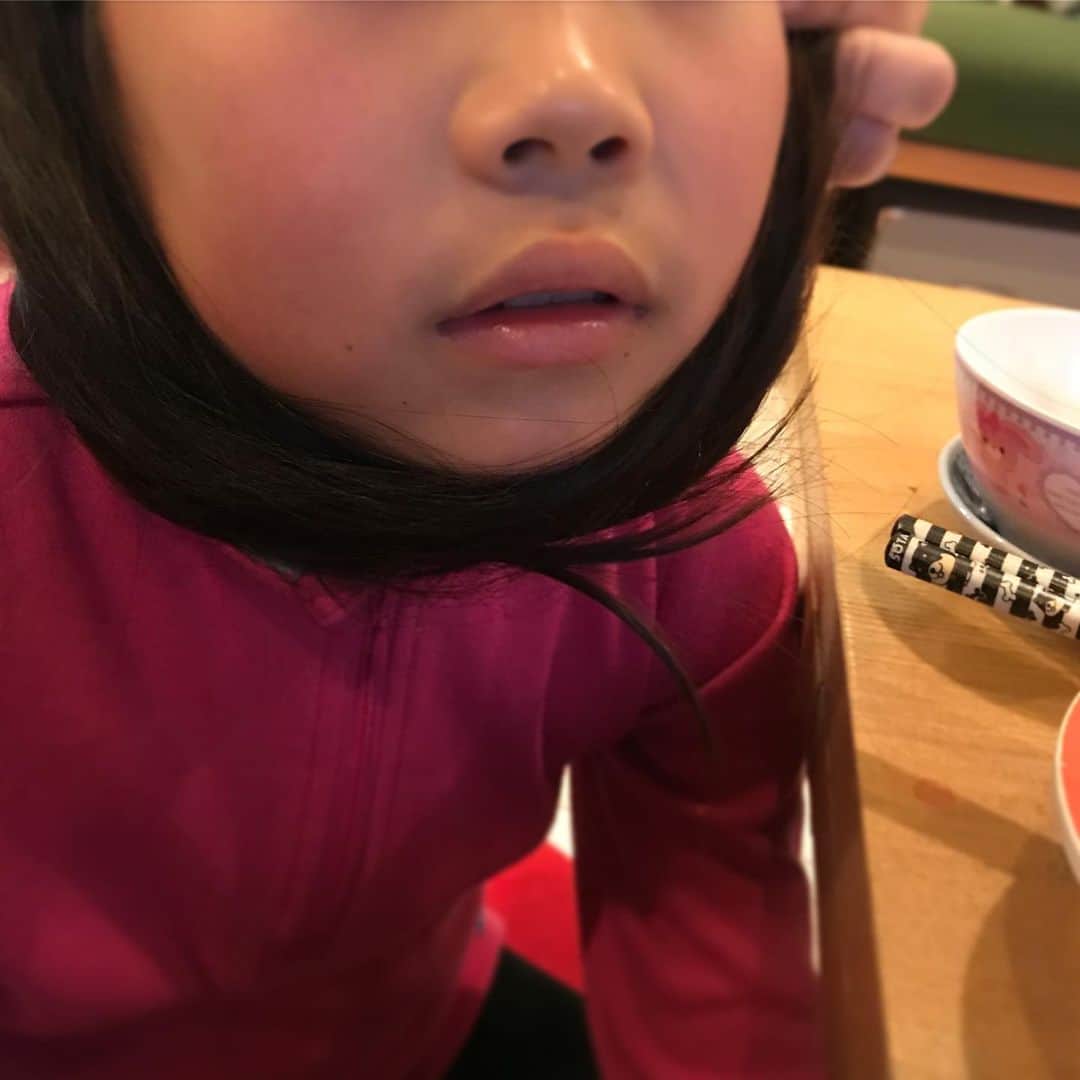 五月女ケイ子のインスタグラム：「はるです。母がいつもお世話になっております。初めてインスタに挑戦してみます。いだてんみてたらひげが生えました！#はるinstagramはじめました」