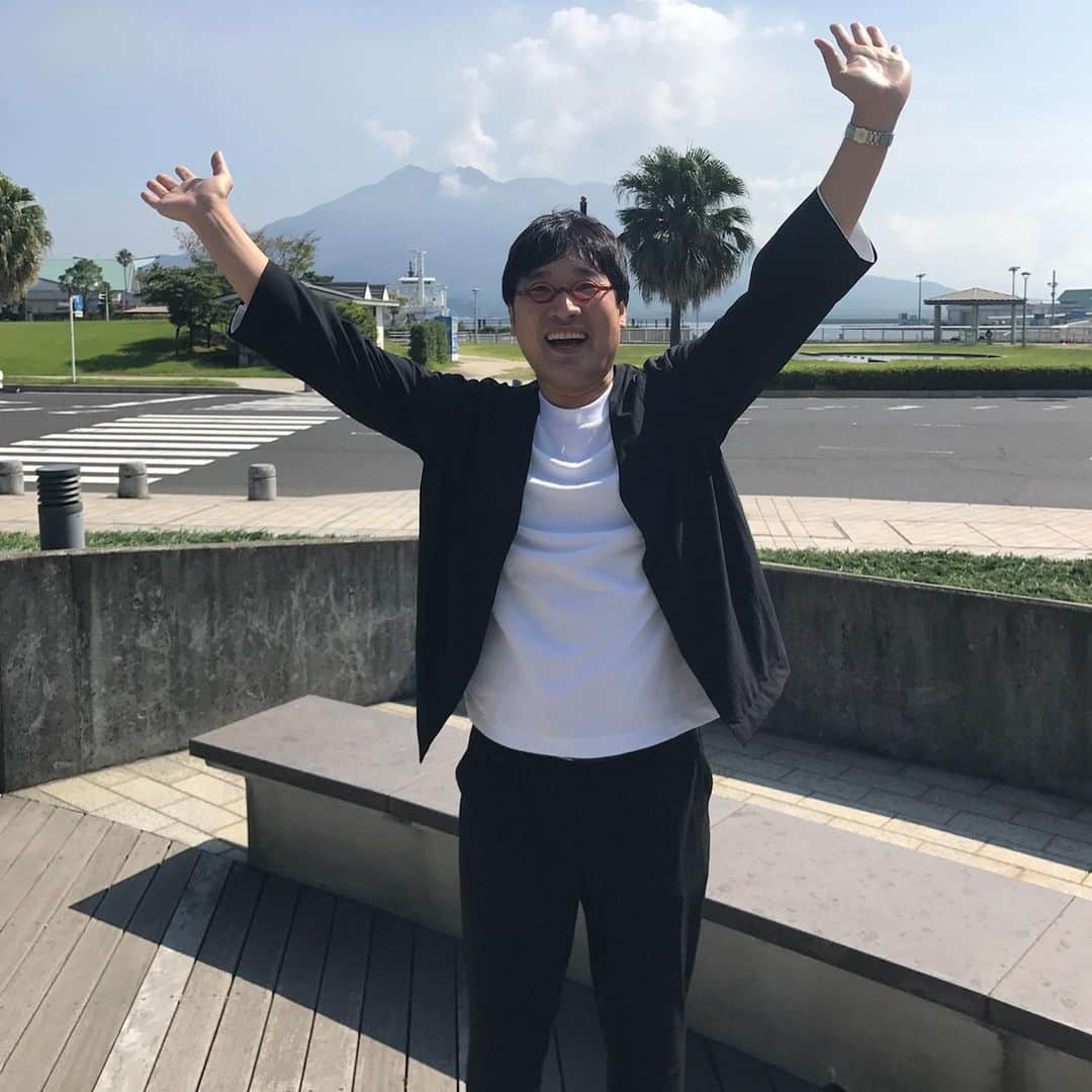 山里亮太さんのインスタグラム写真 - (山里亮太Instagram)「140鹿児島のチケットが完売したという嬉しいお知らせ！鹿児島の皆さま、この公演を求めてくれた皆さま本当にありがとうございます！ しっかりお応えしたいと思います！ では、8月30日よろしくお願いいたします！！！ #山里亮太の140 #鹿児島 #くろいわらーめん #しろくま」6月16日 10時42分 - ryotayamasato