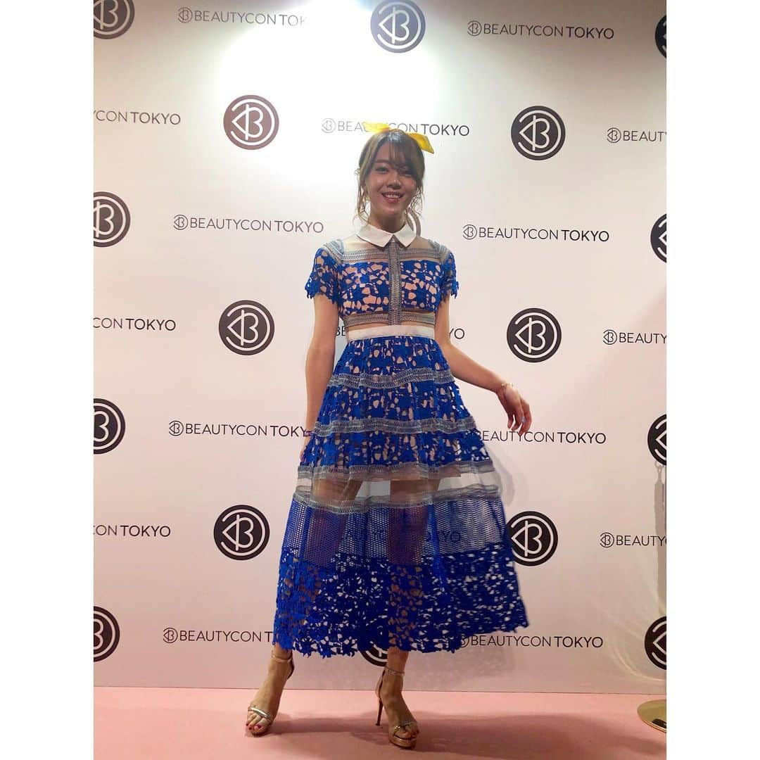 今村仁美さんのインスタグラム写真 - (今村仁美Instagram)「#beautycon に着用していったドレスワンピース👗 一目惚れで即買いでした🤤 好評で 何処のブランド？ってたくさん聞かれ、嬉しい💕 お腹も足もスケスケです...うふふ💕 @anne2018_official ⬆️こちらで購入しました🎵 . . . #dress#onepiece#beauty#fashion#blue#cute#coordinate #happy#hair#cosme」6月16日 10時52分 - imamura_hi