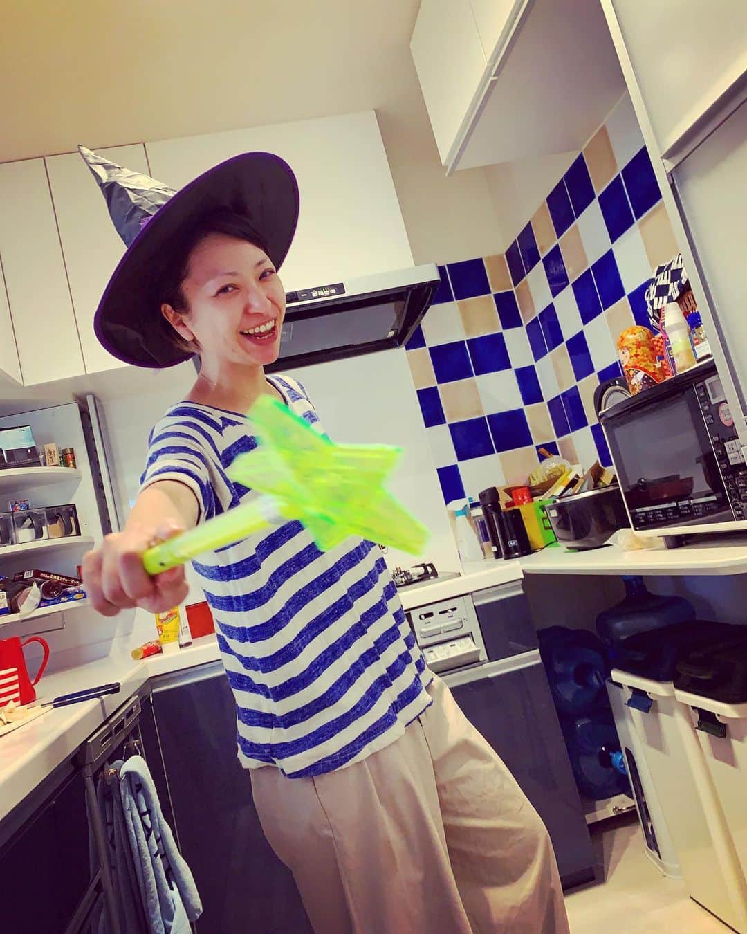kainatsuさんのインスタグラム写真 - (kainatsuInstagram)「お土産でもらった宮古牛のブロック肉で、お夕飯用のビーフシチューを仕込んでいるよ。 昨日から楽しみにしてたんだ🤤ぐへへー  ちゃちゃっと魔法かけて煮込むよ🤤」6月16日 10時45分 - natsugram_life