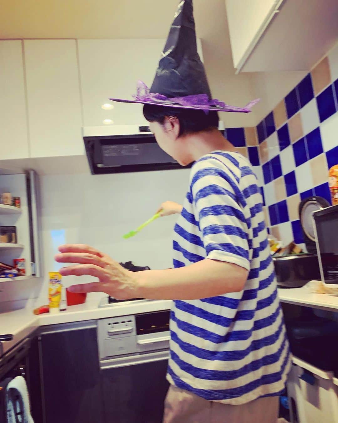 kainatsuさんのインスタグラム写真 - (kainatsuInstagram)「お土産でもらった宮古牛のブロック肉で、お夕飯用のビーフシチューを仕込んでいるよ。 昨日から楽しみにしてたんだ🤤ぐへへー  ちゃちゃっと魔法かけて煮込むよ🤤」6月16日 10時45分 - natsugram_life