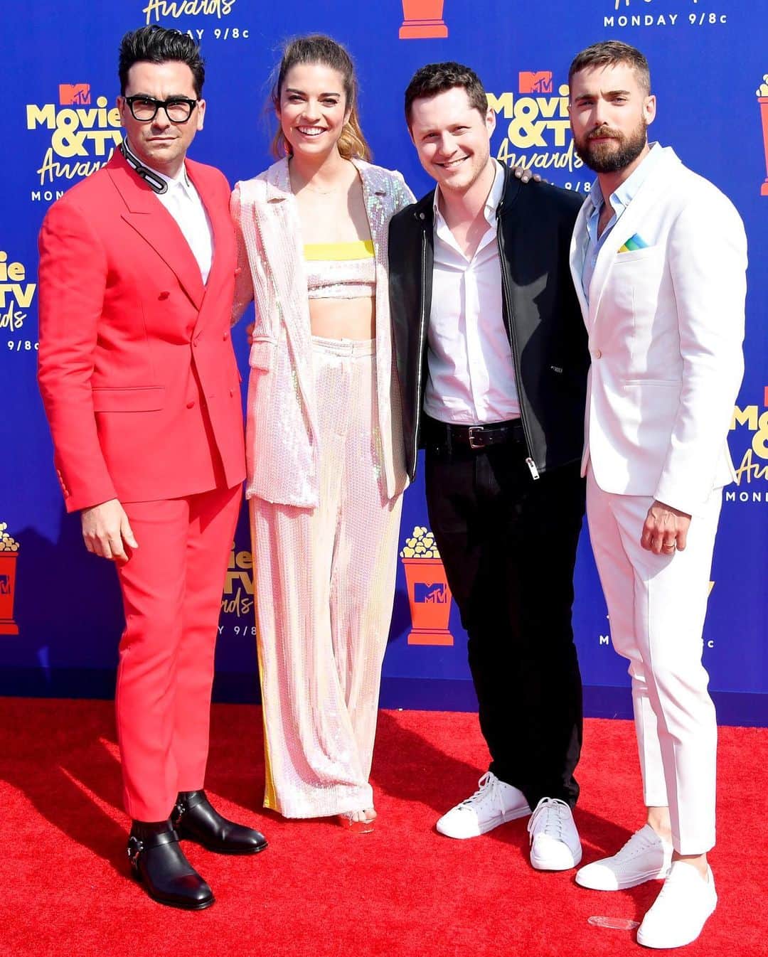 Just Jaredさんのインスタグラム写真 - (Just JaredInstagram)「@schittscreek stars @instadanjlevy, @annefrances, Noah Reid, & Dustin Milligan hit the red carpet for the @mtv Movie & TV Awards! #SchittsCteek #DanLevy #AnnieMurphy #NoahReid #DustinMilligan #MTVAwards #MTVAwards2019 Photos: Getty」6月16日 10時47分 - justjared