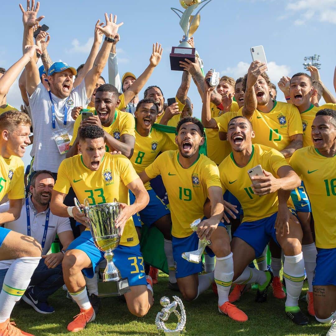 のインスタグラム：「. WINNER🏆 （2019.06.15） . 📷Photo by Tim Clayton/Corbis via Getty Images . #トゥーロン国際大会 #Toulon #ブラジル代表 #U22 #Brazil #🇧🇷 #football #futbol #サッカー #⚽️ #サッカーキング」